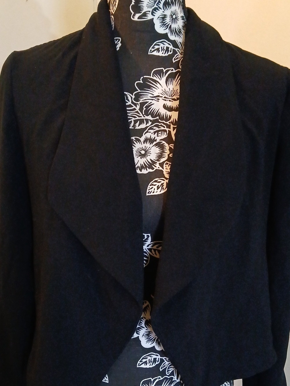 Black Open Front Women's Jacket - Brand Unknown